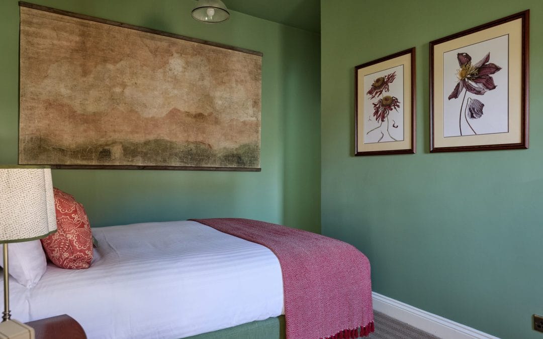 Why Reserve Pubs with Rooms for a Memorable Retreat to the Countryside?